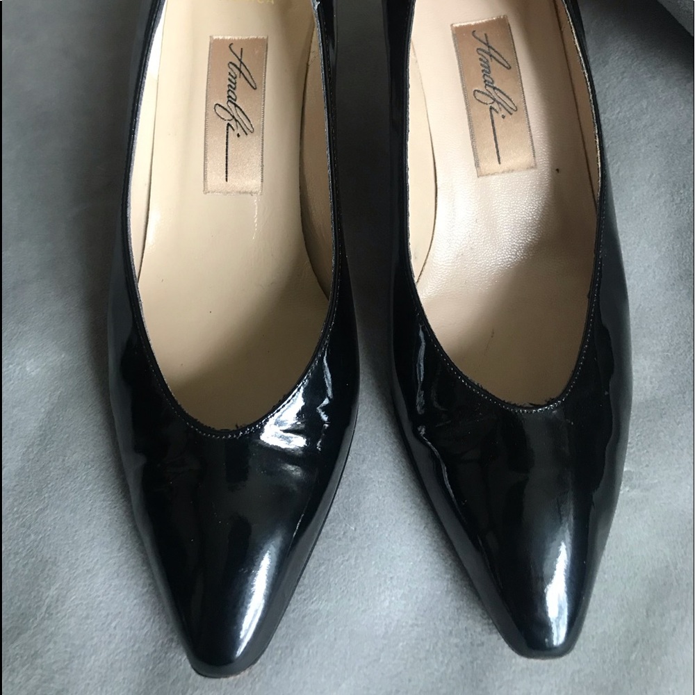 Black patent Amalfi pumps